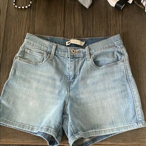 High waisted Levi’s